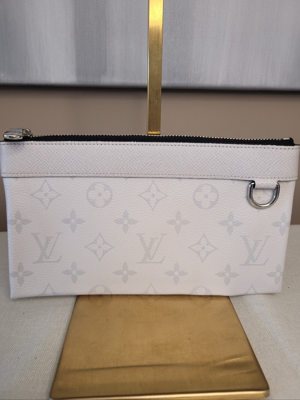 Louis Vuitton White Discovery Tiargarama Pochette Monogram Clutch (IC chipped)